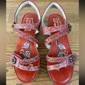 L'artiste Spring Step Elenee Sandals W’s 9M EU 40  Red Flowers Embossed Leather